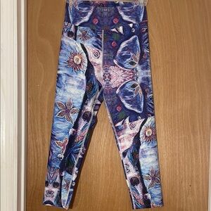 Elephant print capri style leggings size M